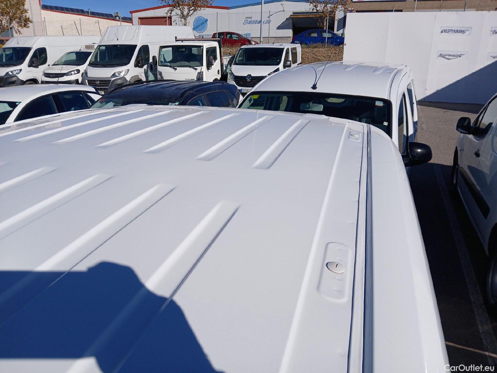  Opel  Combo OPEL  / 2018 / 3P / furgón derivado de turismo 1.6 TD S/S 74kW (100CV) Express L H1 650 #48