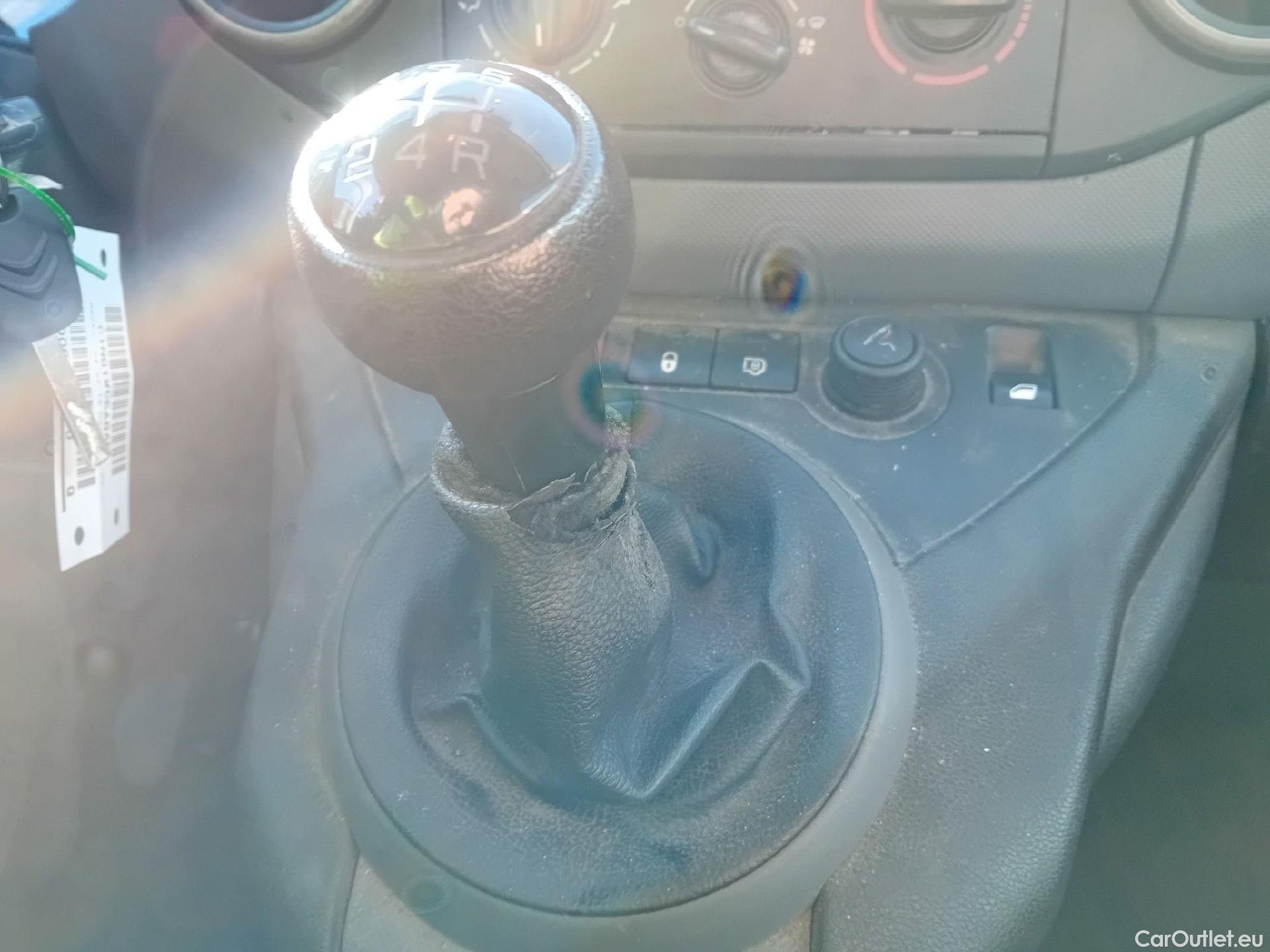  Citroen  Berlingo CITROEN  / 2015 / 3P / furgón derivado de turismo BlueHDi 74KW (100CV) #53