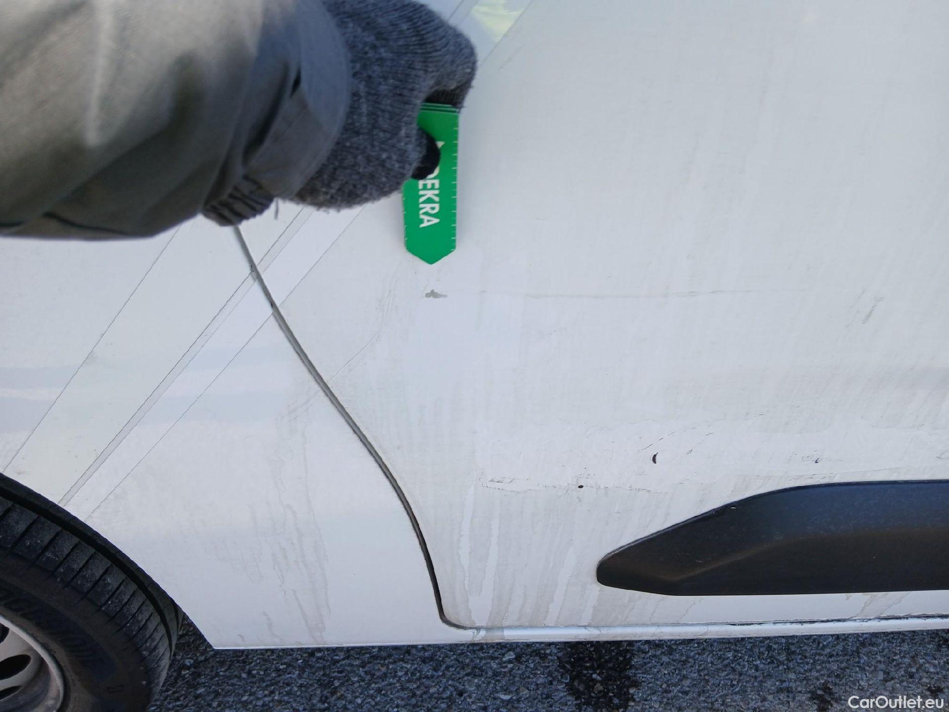  Peugeot  Partner PEUGEOT  / 2018 / 4P / furgón derivado de turismo Premium Long 1000kg BlueHDi 73kW #29