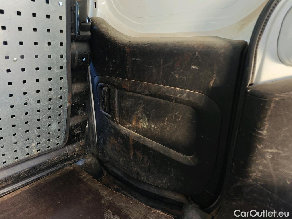  Peugeot  Partner PEUGEOT  VU 3p 2G furgón derivado de Furgón Confort L1 1.6 BlueHDi 55KW (75) #4