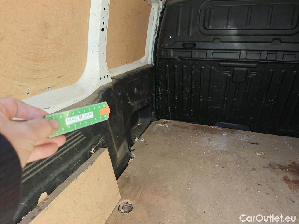  Opel  Combo OPEL  / 2018 / 4P / furgón derivado de turismo 1.5TD 75kW (100CV) Express XL H1 1000kg #47