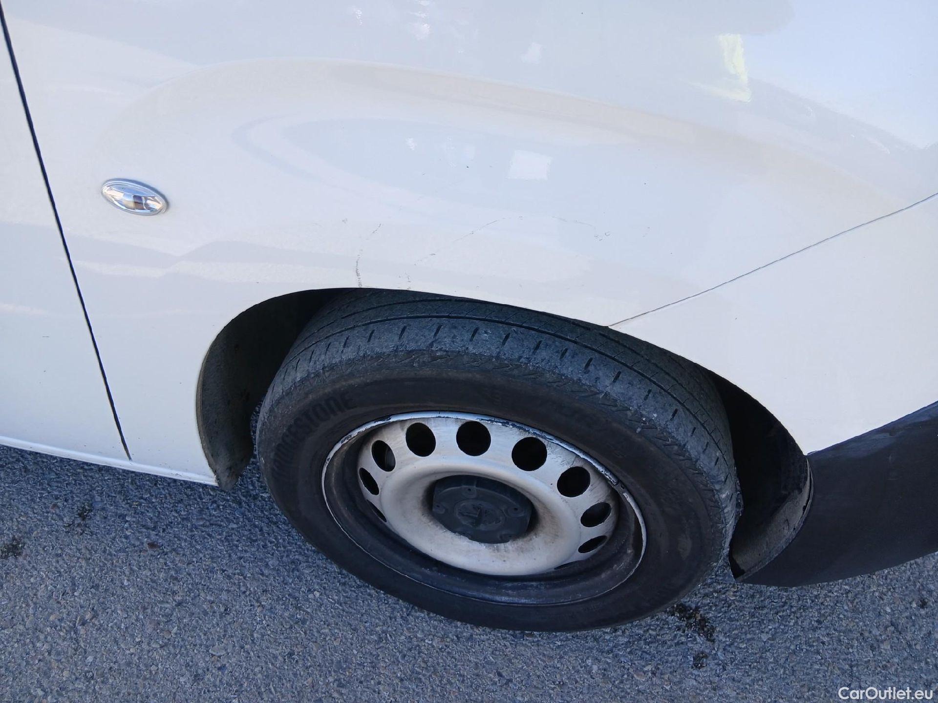  Peugeot  Partner PEUGEOT  / 2018 / 4P / furgón derivado de turismo Premium Long 1000kg BlueHDi 73kW #38