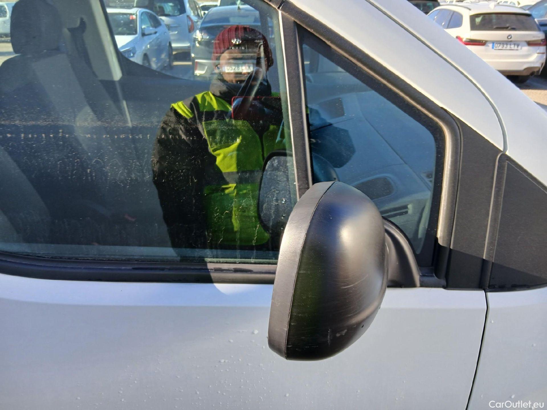  Toyota  Proace TOYOTA  City / 2020 / 4P / combi 1.5D 75kW (100CV) GX L1 #36