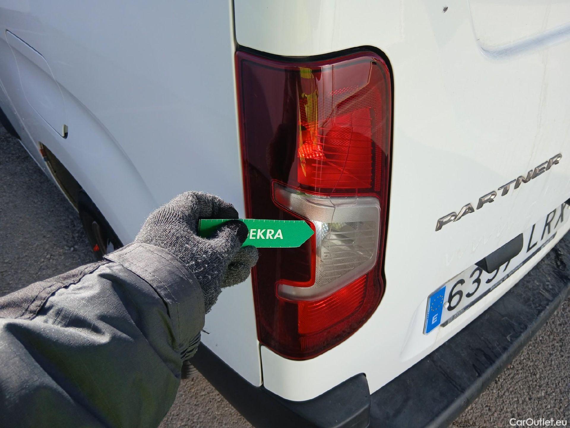  Peugeot  Partner PEUGEOT  / 2018 / 4P / furgón derivado de turismo Premium Long 1000kg BlueHDi 73kW #18