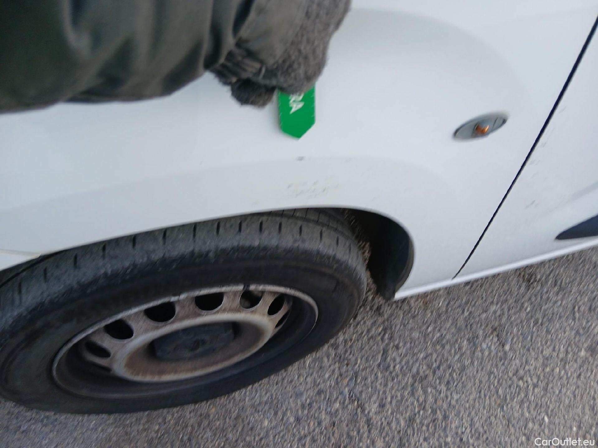  Peugeot  Partner PEUGEOT  / 2018 / 4P / furgón derivado de turismo Premium Long 1000kg BlueHDi 73kW #8