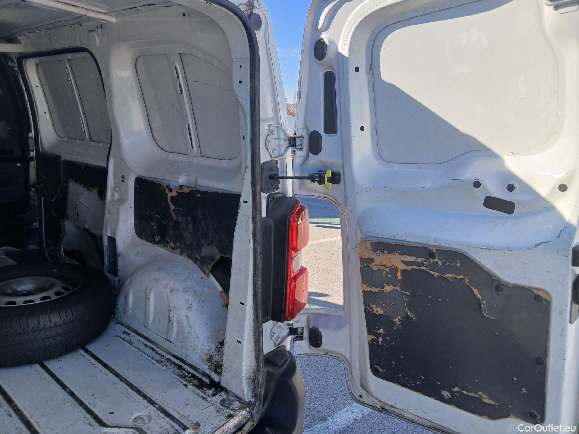  Opel  Vivaro OPEL  / 2019 / 4P / furgón 1.5 Diésel 74kW (100CV) M Std Express (CX) #9