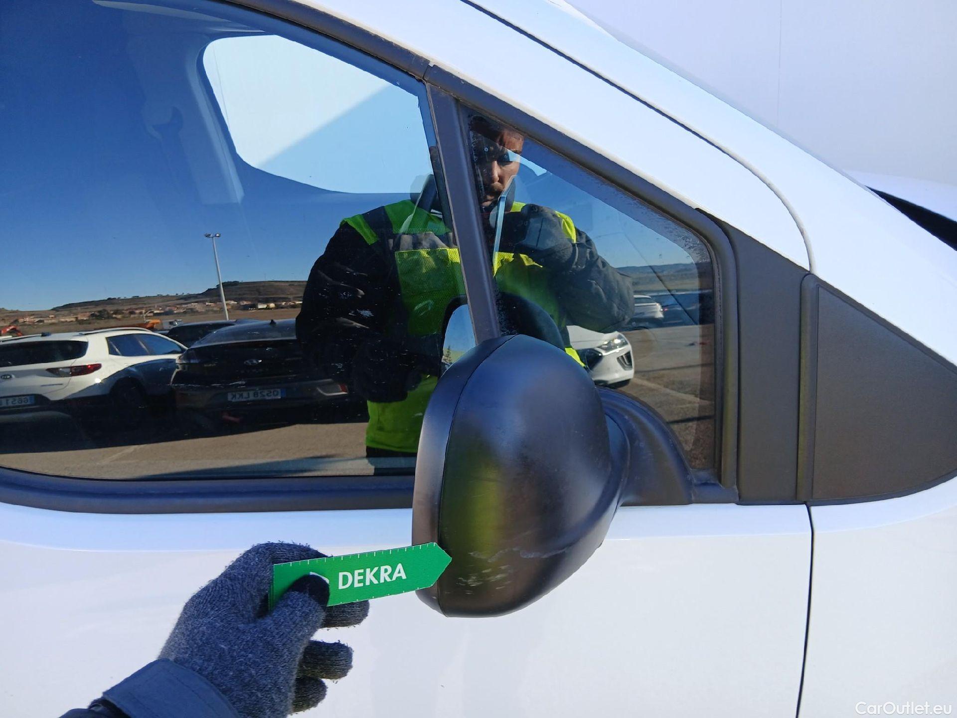  Peugeot  Partner PEUGEOT  / 2018 / 4P / furgón derivado de turismo Premium Long 1000kg BlueHDi 73kW #34