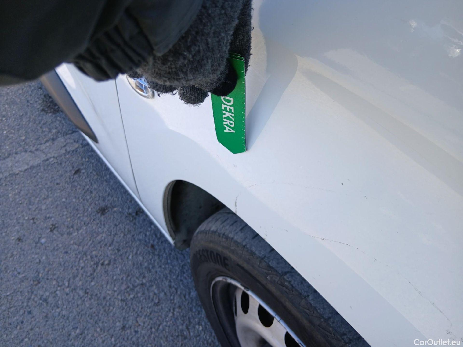  Peugeot  Partner PEUGEOT  / 2018 / 4P / furgón derivado de turismo Premium Long 1000kg BlueHDi 73kW #36