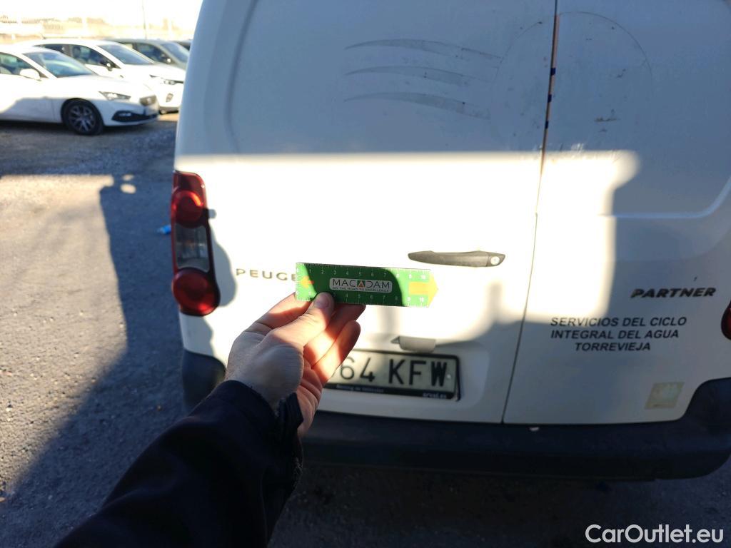  Peugeot  Partner PEUGEOT  VU 3p 2G furgón derivado de Furgón Confort L1 1.6 BlueHDi 55KW (75) #17