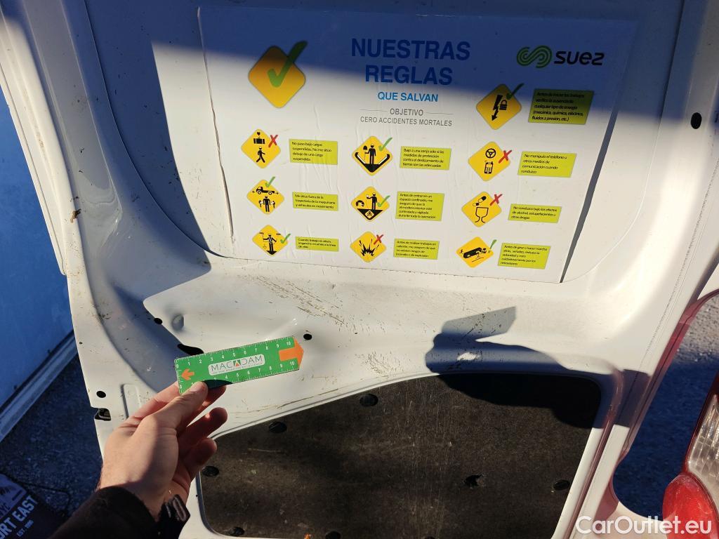  Peugeot  Partner PEUGEOT  VU 3p 2G furgón derivado de Furgón Confort L1 1.6 BlueHDi 55KW (75) #29