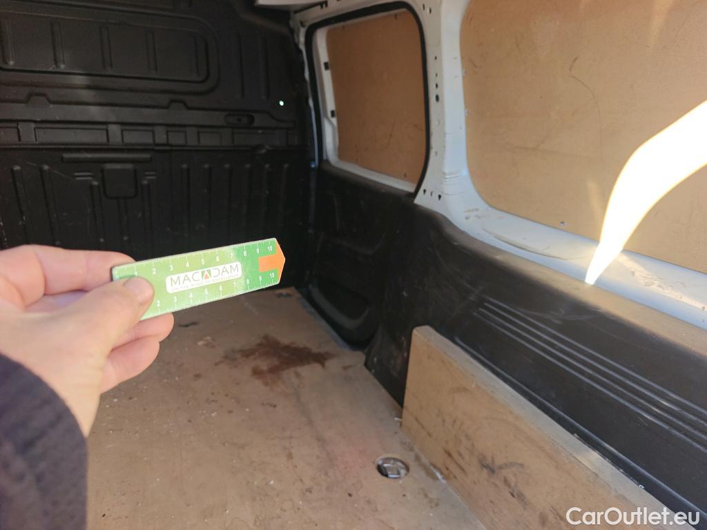  Opel  Combo OPEL  / 2018 / 4P / furgón derivado de turismo 1.5TD 75kW (100CV) Express XL H1 1000kg #42