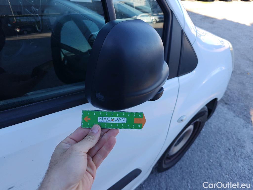  Peugeot  Partner PEUGEOT  VU 3p 2G furgón derivado de Furgón Confort L1 1.6 BlueHDi 55KW (75) #63