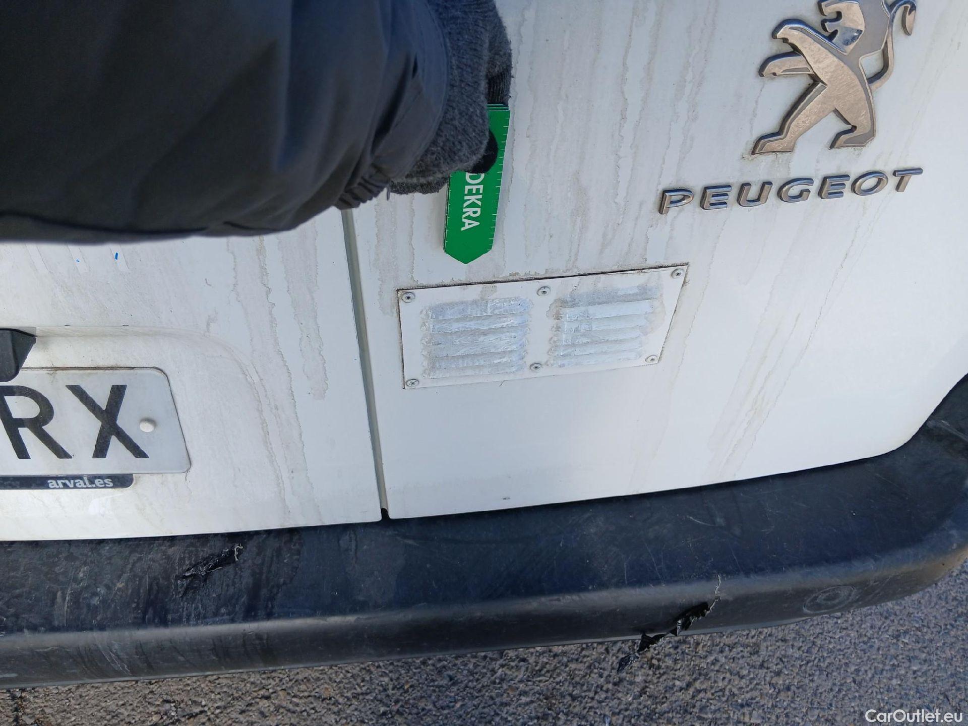  Peugeot  Partner PEUGEOT  / 2018 / 4P / furgón derivado de turismo Premium Long 1000kg BlueHDi 73kW #23