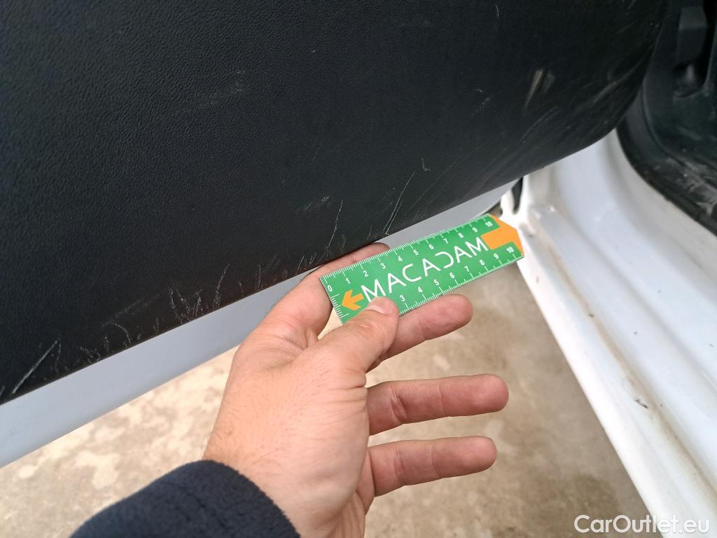  Peugeot  208  Affaire Premium 1.6 HDi 75CV BVM5 E6 #17