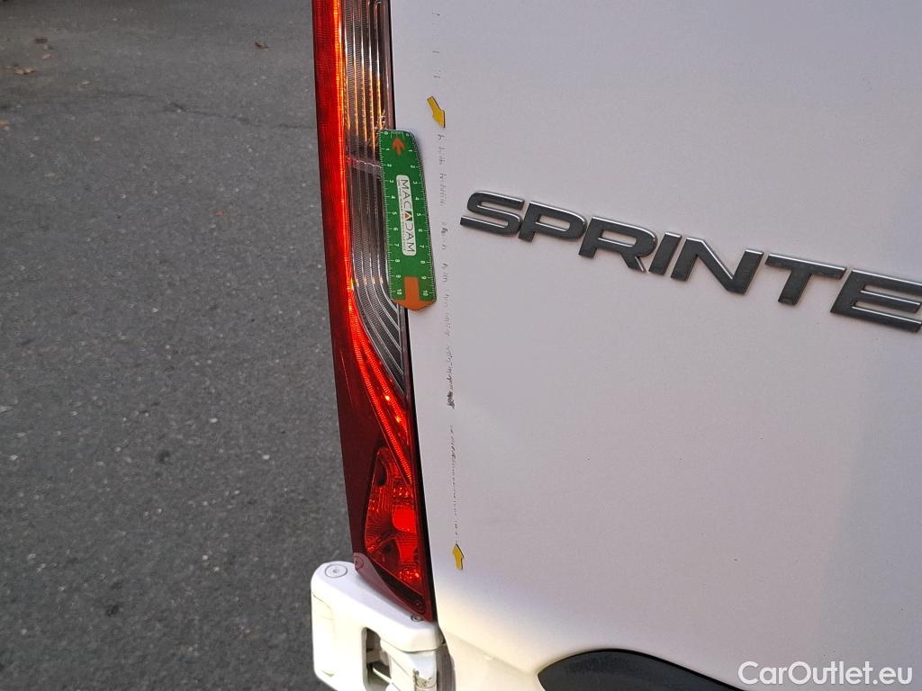  Mercedes  Sprinter MERCEDES-BENZ  / 2018 / 4P / Fourgon tôlé 317 FG 37 3,5t PRO Prop Léger #8