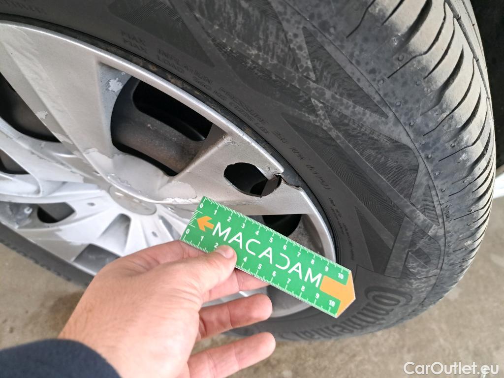  Peugeot  208  Affaire Premium 1.6 HDi 75CV BVM5 E6 #21