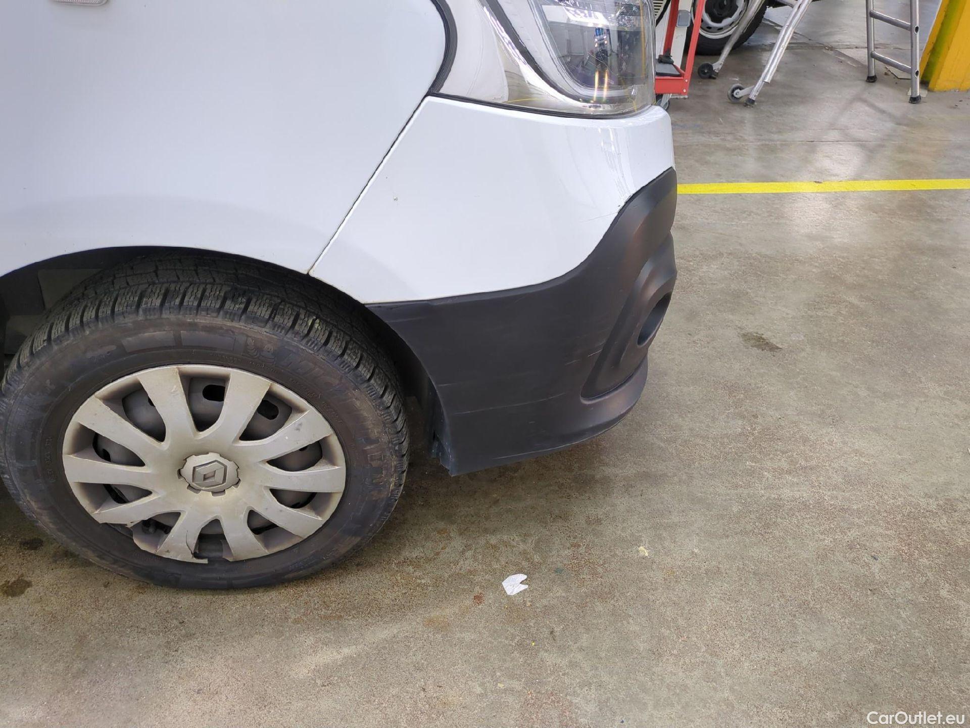  Renault  Trafic RENAULT  / 2019 / 4P / Fourgon tole NV FG GCF L1H1 1200 dCi 120 S&S #20