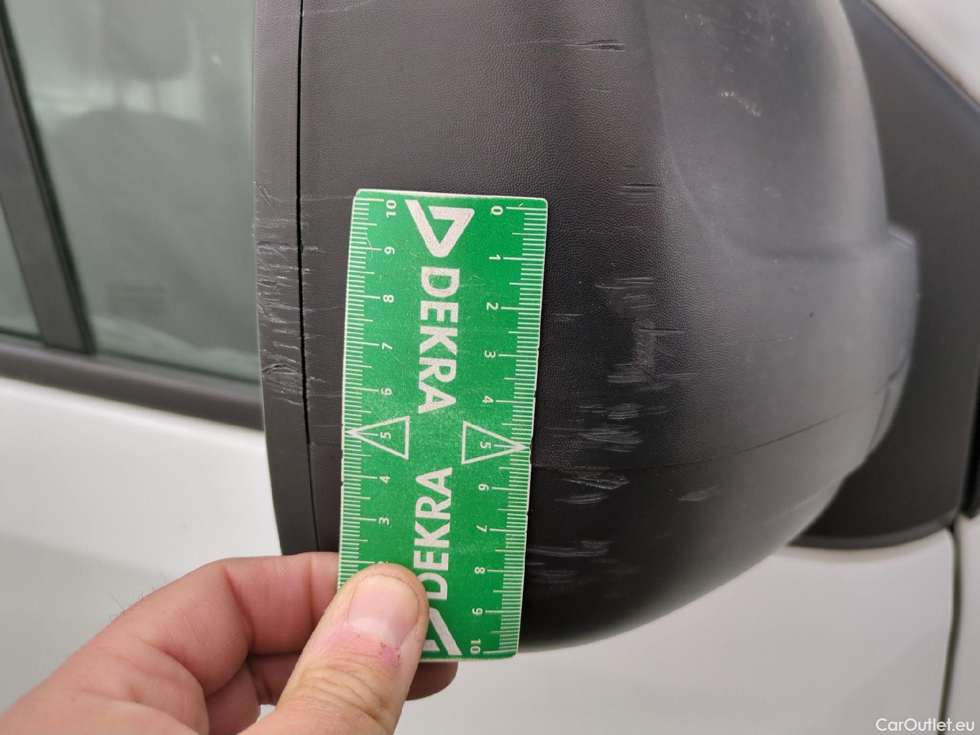  Renault  Trafic RENAULT  / 2019 / 4P / Fourgon tole NV FG GCF L1H1 1200 dCi 120 S&S #48