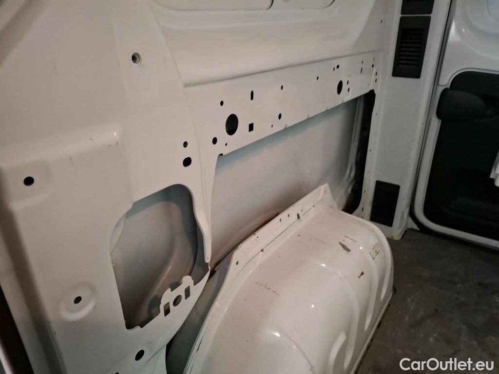  Renault  Trafic  Furgon Grand Confort L1H1 1200 1.6 dCi 125CV BVM6 E6 #23