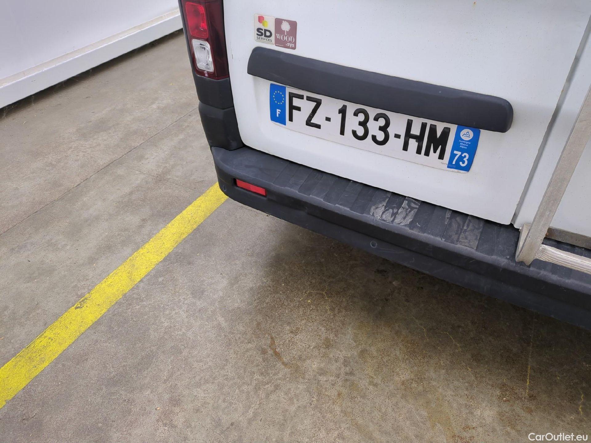  Renault  Trafic RENAULT  / 2019 / 4P / Fourgon tole NV FG GCF L1H1 1200 dCi 120 S&S #40