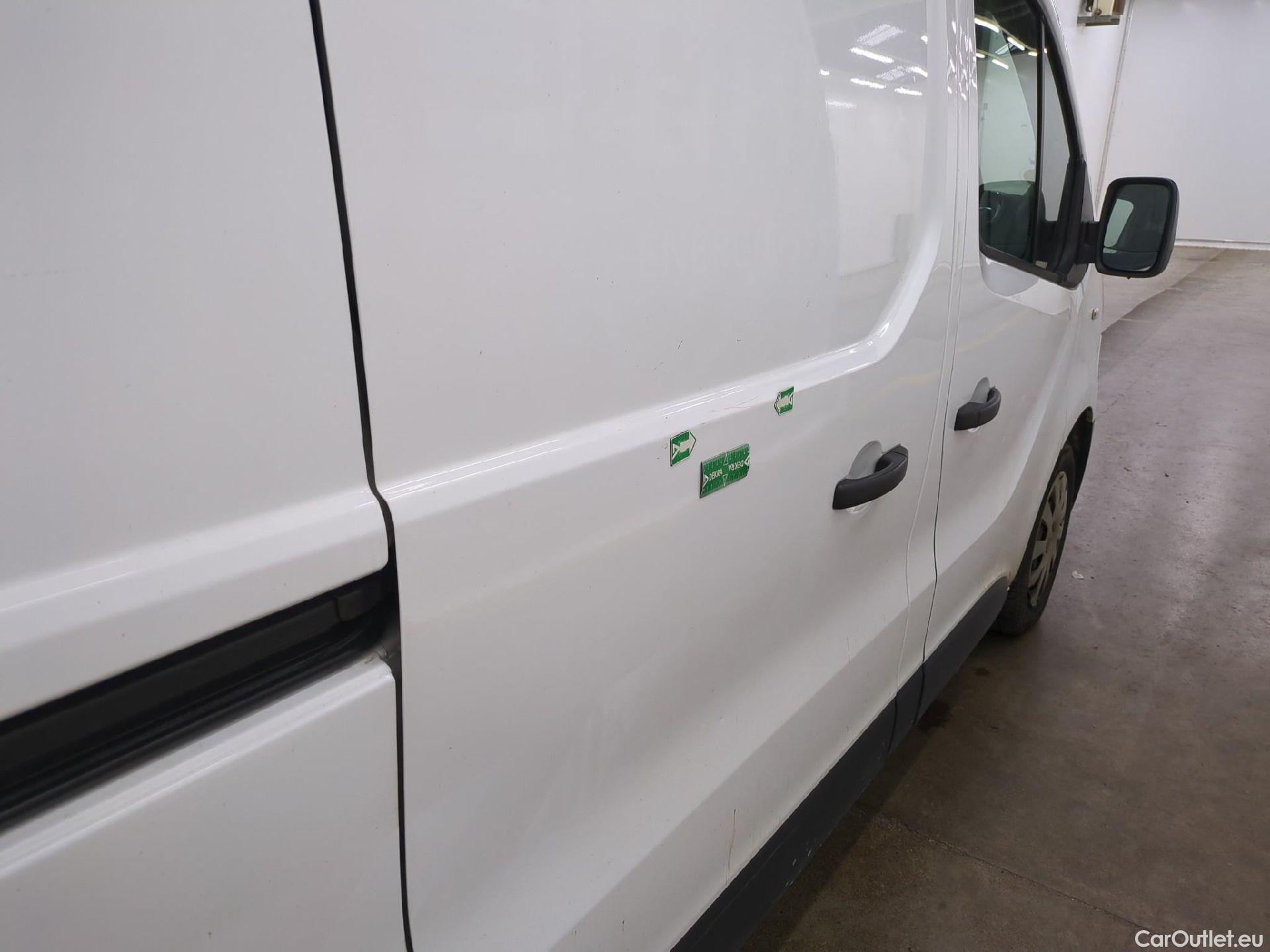  Renault  Trafic RENAULT  / 2019 / 4P / Fourgon tole NV FG GCF L1H1 1200 dCi 120 S&S #43