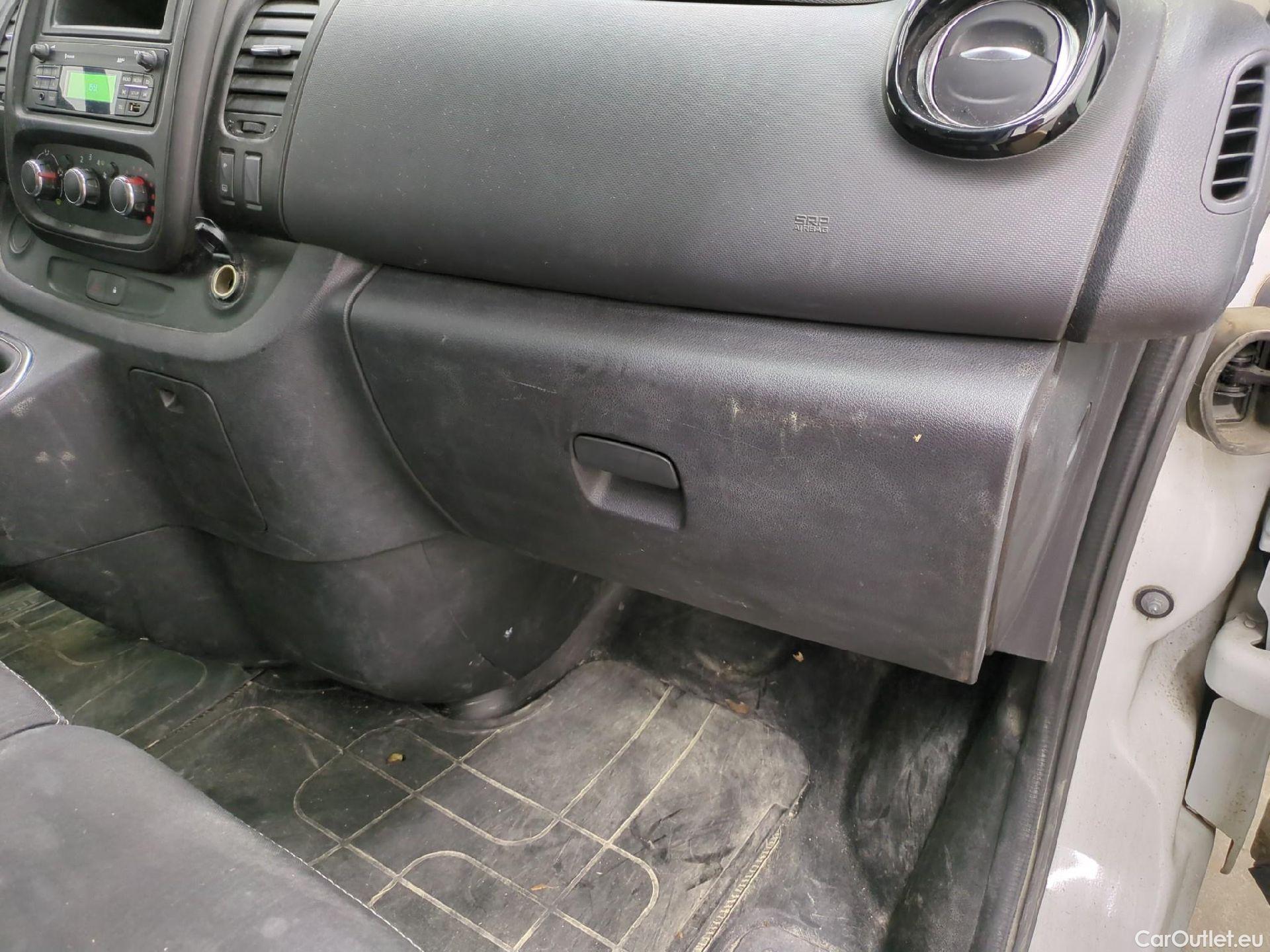  Renault  Trafic RENAULT  / 2019 / 4P / Fourgon tole NV FG GCF L1H1 1200 dCi 120 S&S #45