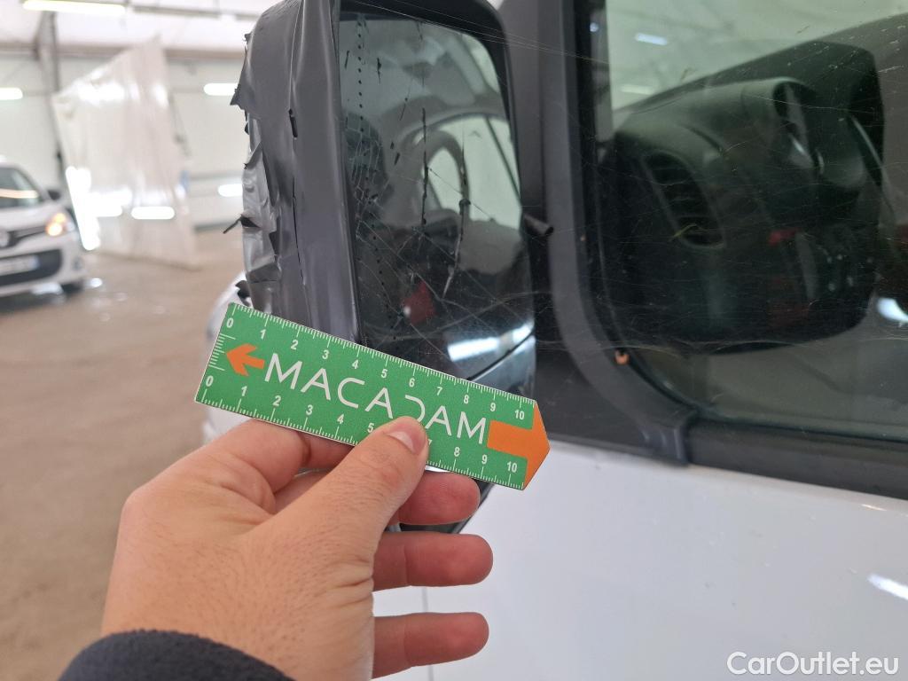  Renault  Trafic RENAULT  / 2019 / 4P / Fourgon tole NV FG GCF L1H1 1200 Energy dCi 145 #20