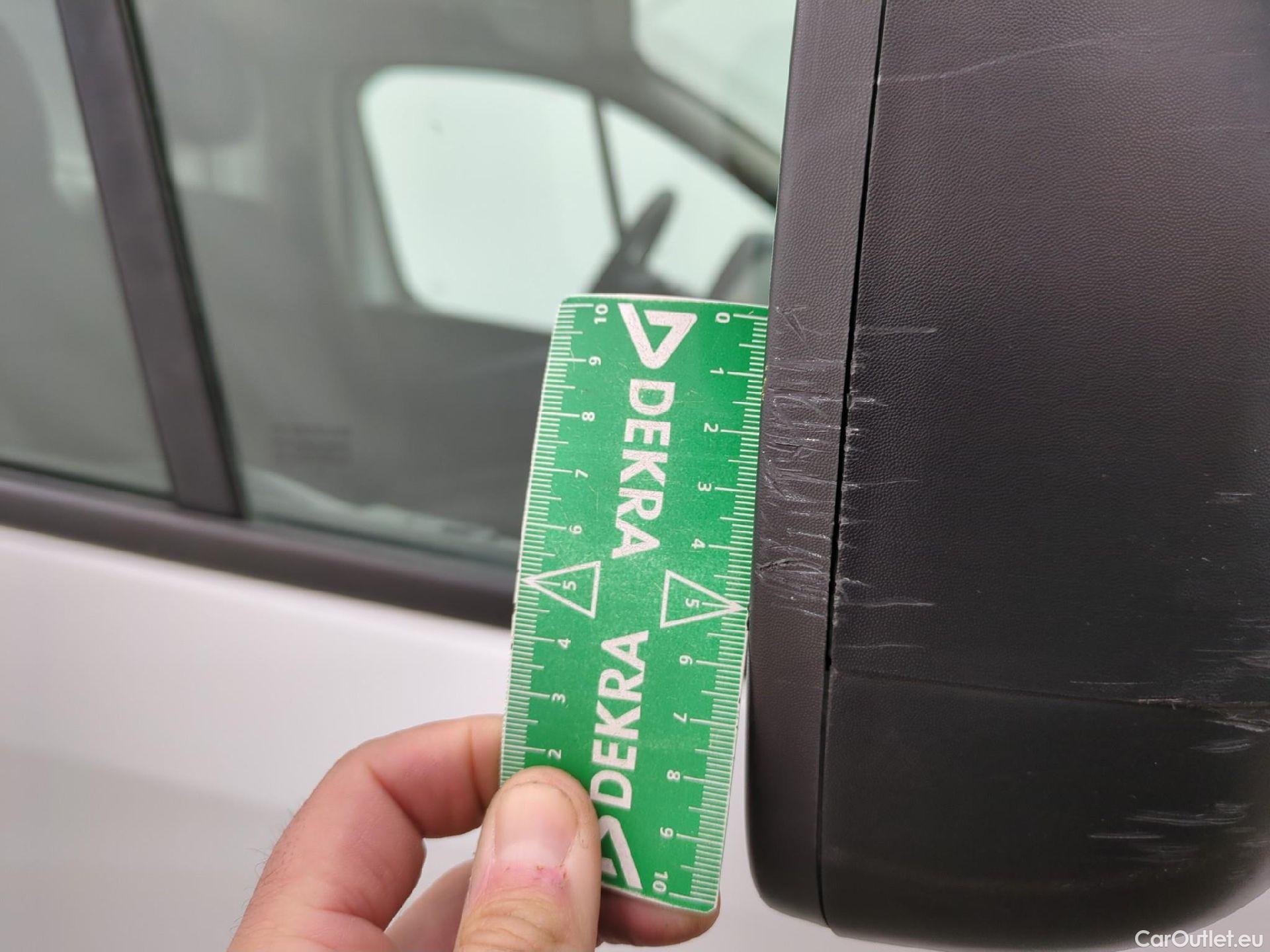  Renault  Trafic RENAULT  / 2019 / 4P / Fourgon tole NV FG GCF L1H1 1200 dCi 120 S&S #50