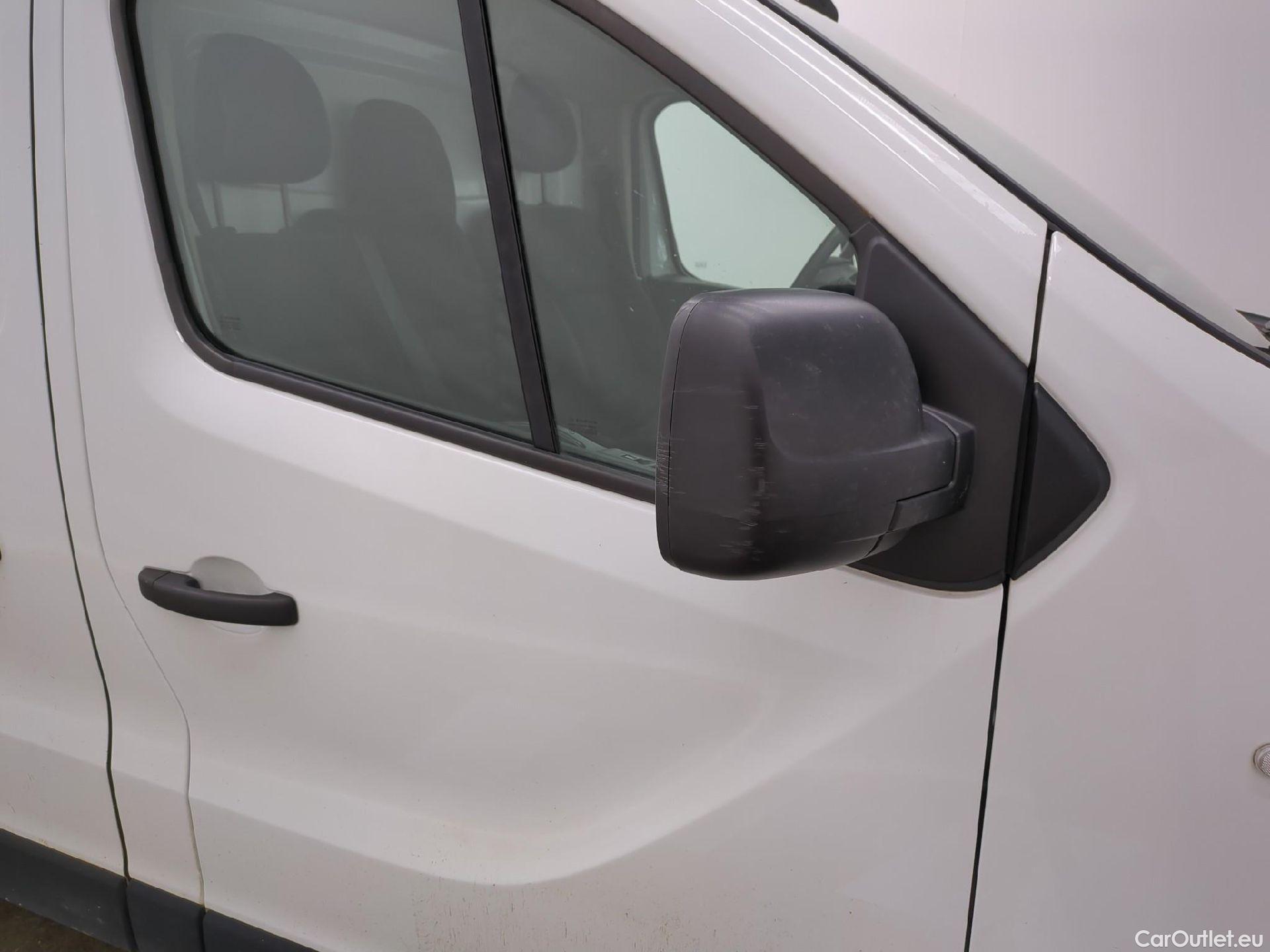  Renault  Trafic RENAULT  / 2019 / 4P / Fourgon tole NV FG GCF L1H1 1200 dCi 120 S&S #47