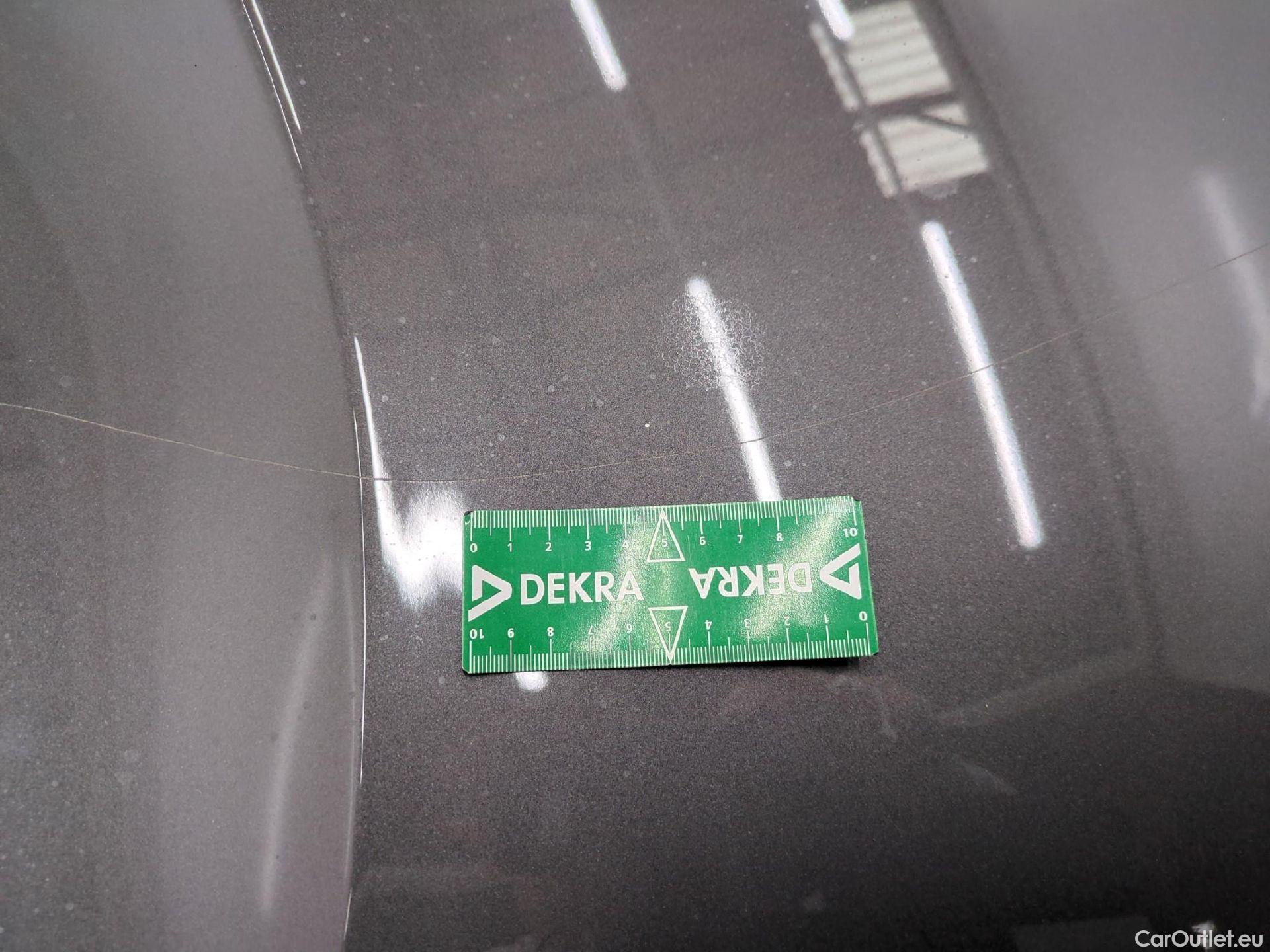  Citroen  C4  Berline Feel 1.2 PureTech 130CV BVA8 6E #37