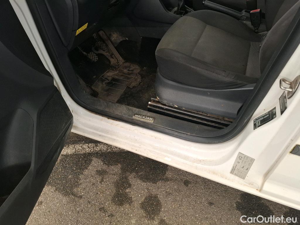  Volkswagen  Caddy VOLKSWAGEN  Van VU 4p Fourgonnette 2.0 TDI 122 4MOTION Business Line #50