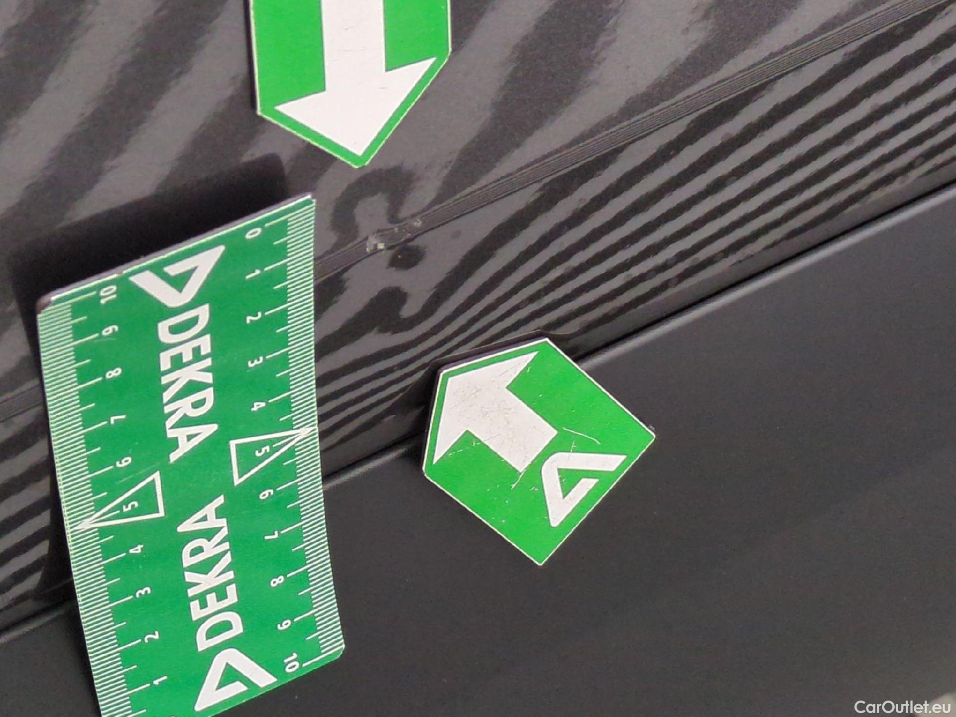  Citroen  C4  Berline Feel 1.2 PureTech 130CV BVA8 6E #46