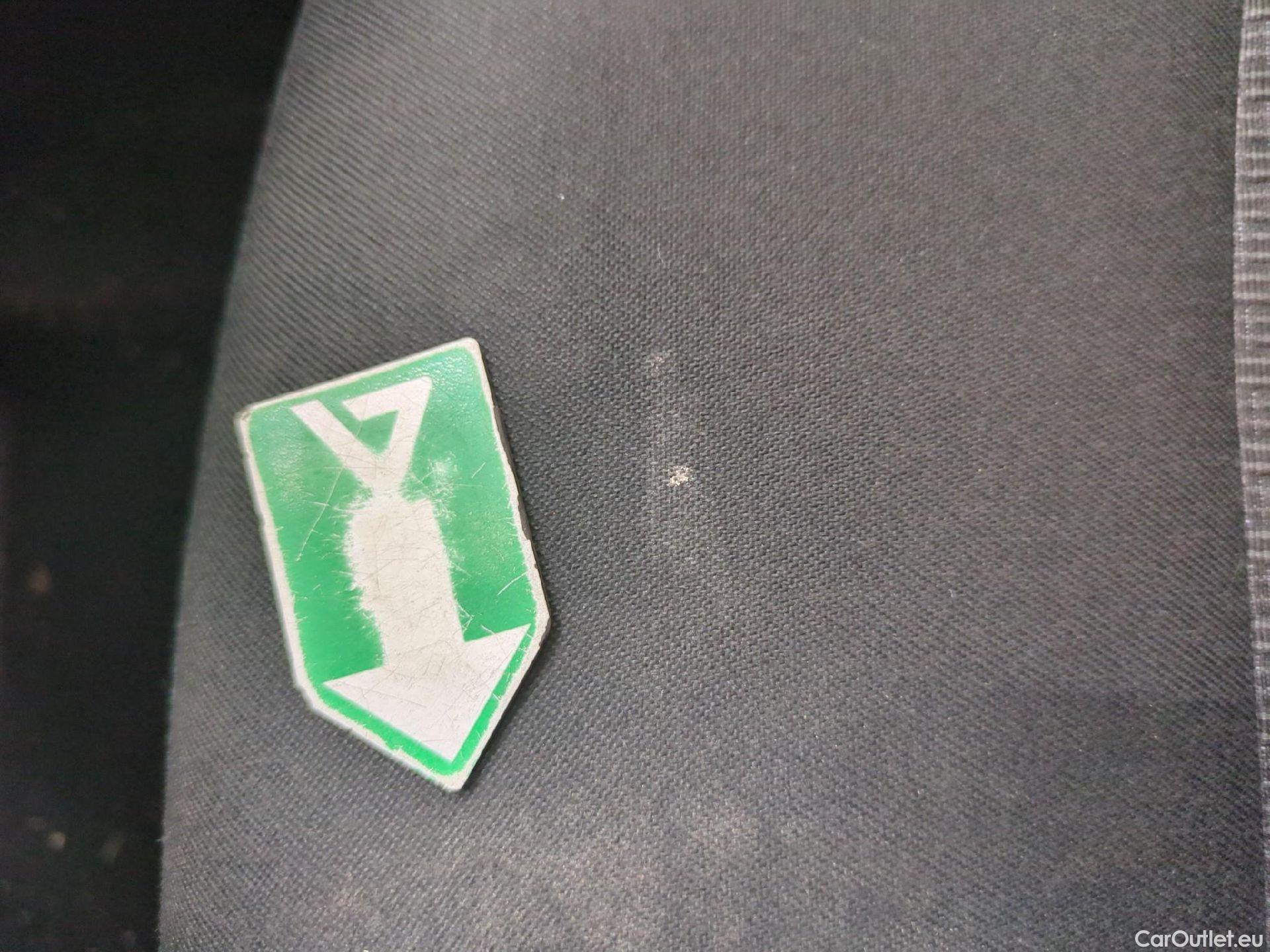  Bmw  Serie 2 BMW  Gran Tourer / 2018 / 5P / monospace 218d Business Design Auto #12