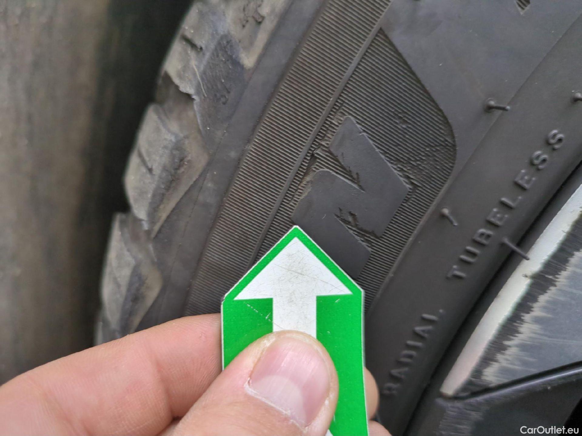  Citroen  C4  Berline Feel 1.2 PureTech 130CV BVA8 6E #12