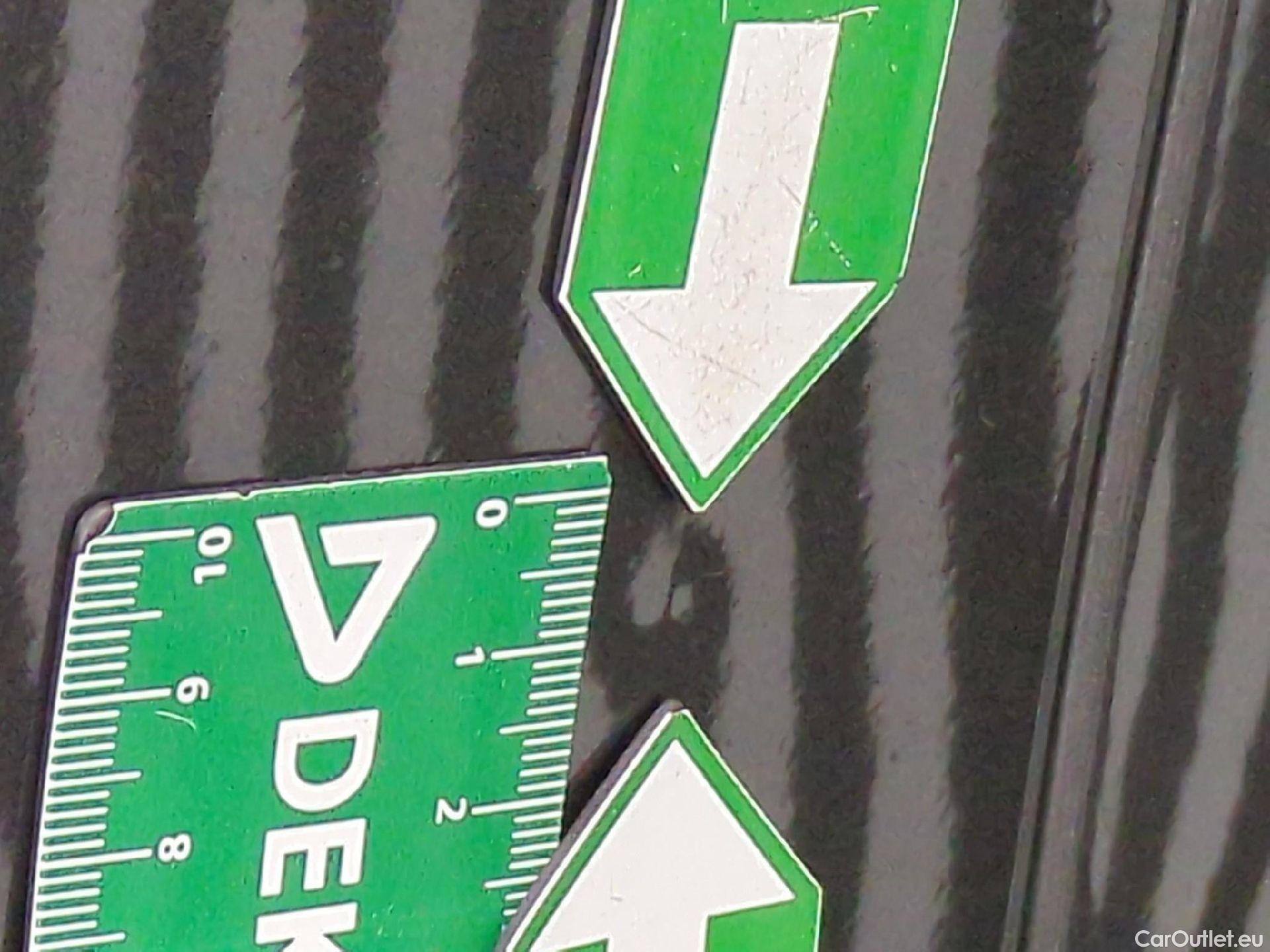  Citroen  C4  Berline Feel 1.2 PureTech 130CV BVA8 6E #52