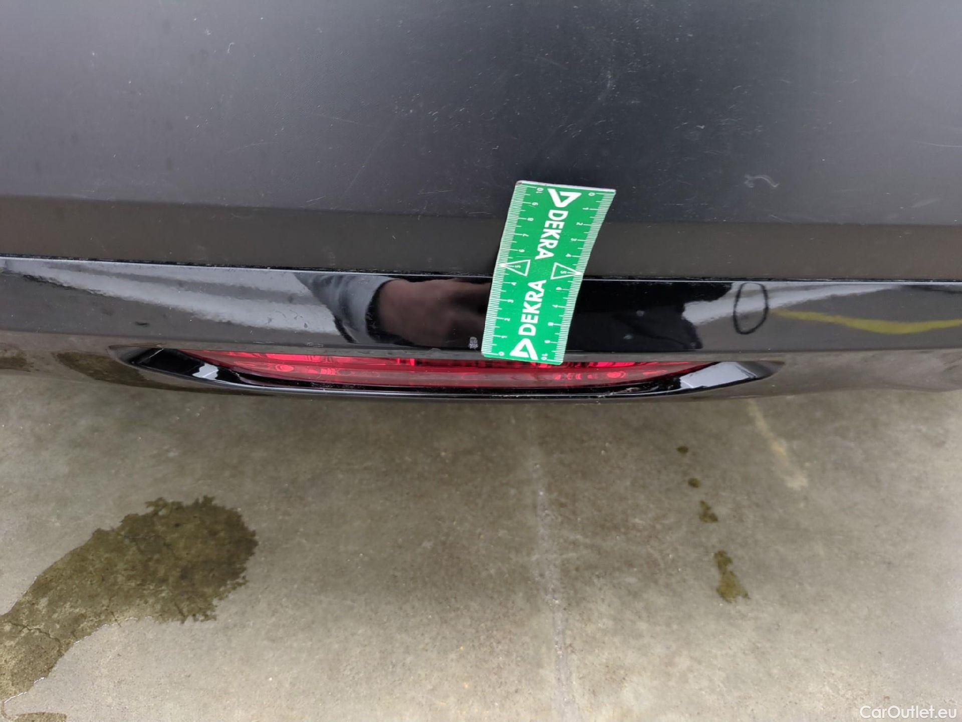  Citroen  C4  Berline Feel 1.2 PureTech 130CV BVA8 6E #62