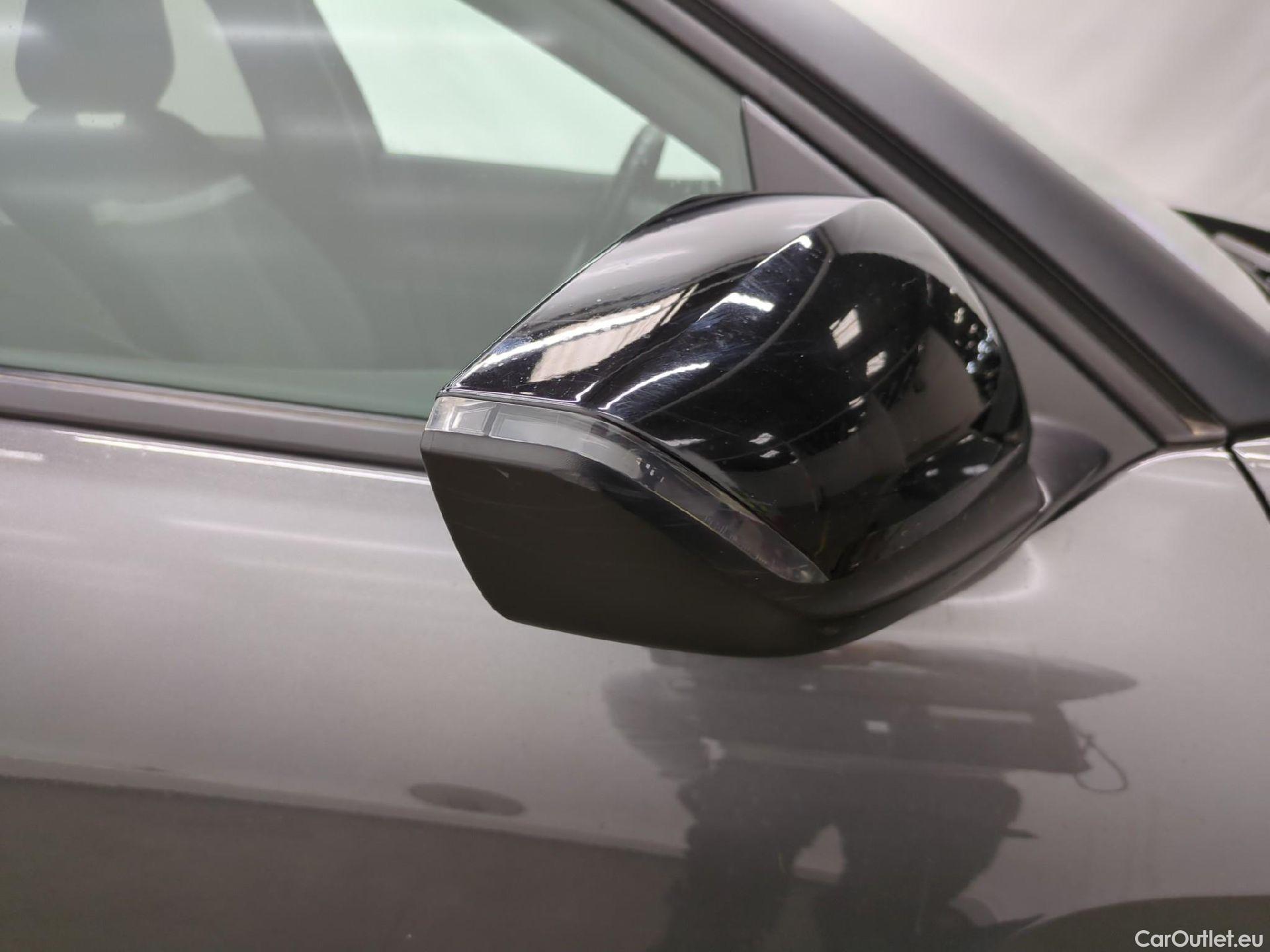  Citroen  C4  Berline Feel 1.2 PureTech 130CV BVA8 6E #67