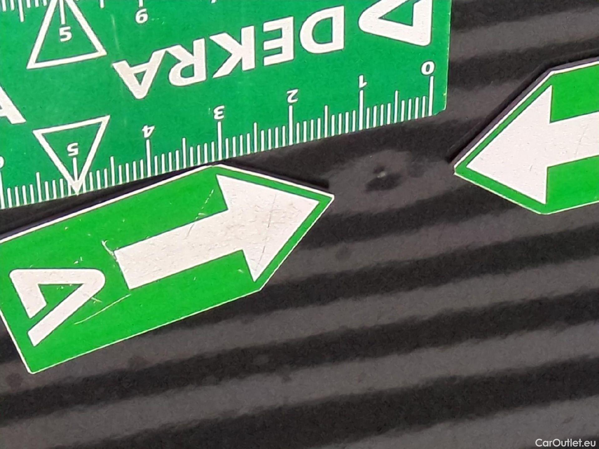  Citroen  C4  Berline Feel 1.2 PureTech 130CV BVA8 6E #23