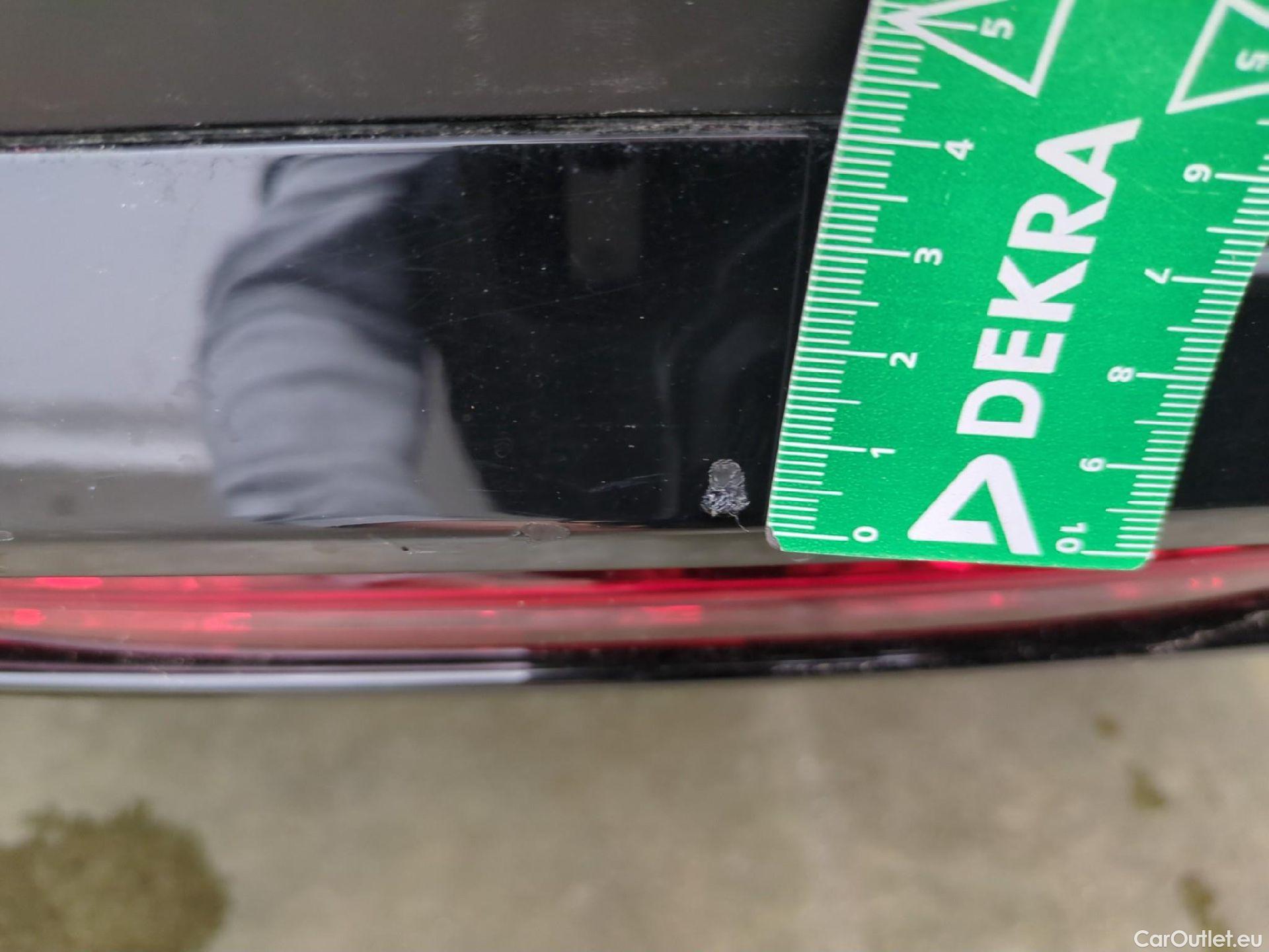  Citroen  C4  Berline Feel 1.2 PureTech 130CV BVA8 6E #64