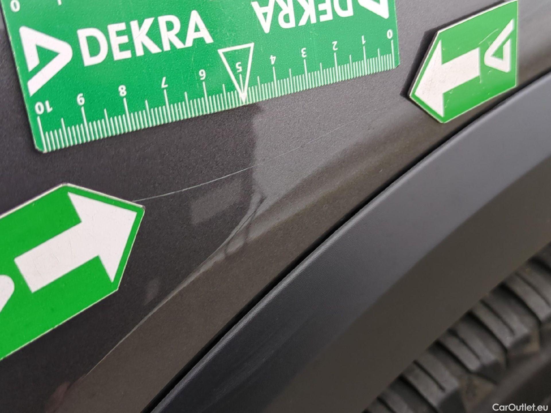  Citroen  C4  Berline Feel 1.2 PureTech 130CV BVA8 6E #43