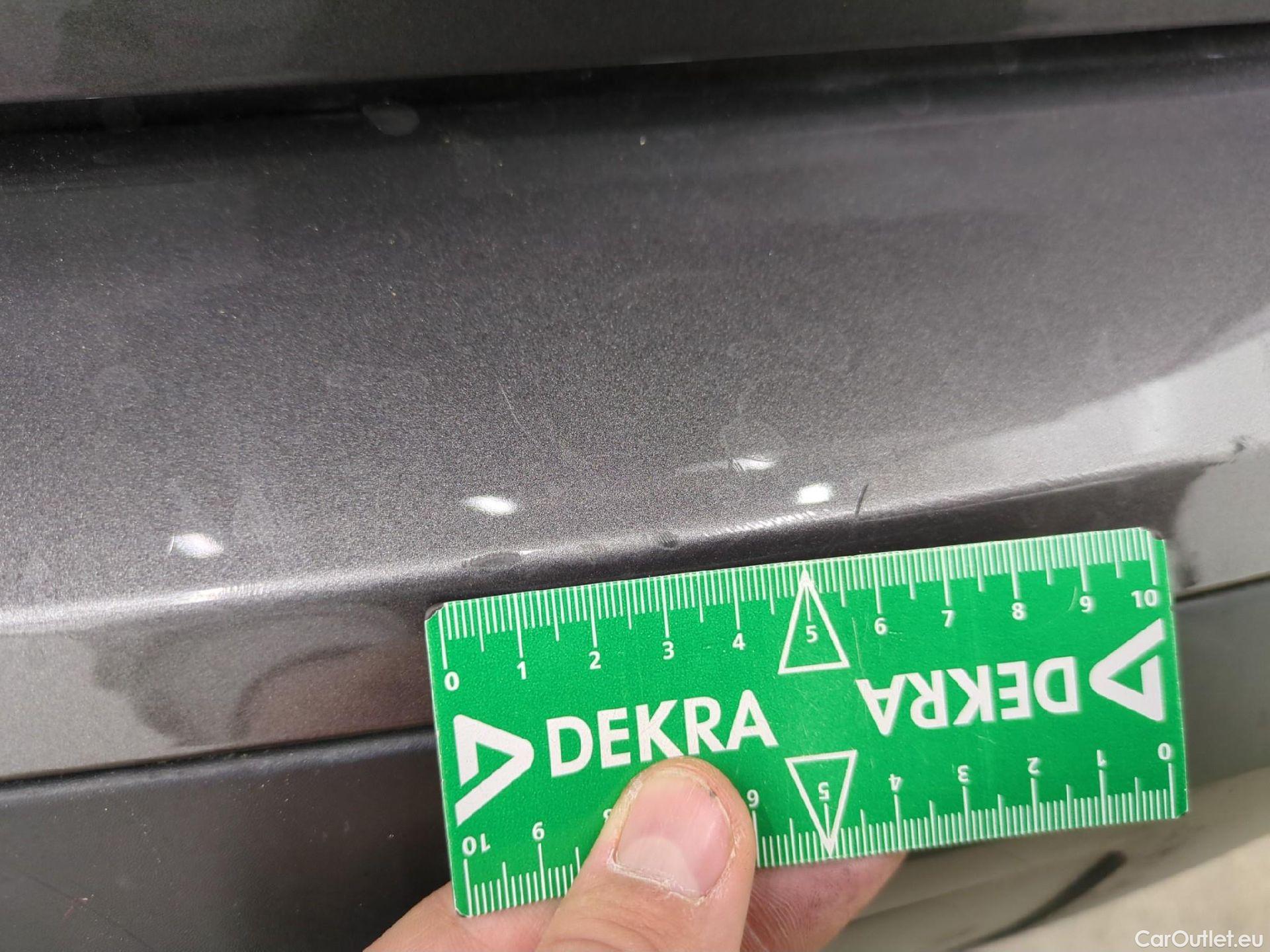  Citroen  C4  Berline Feel 1.2 PureTech 130CV BVA8 6E #53