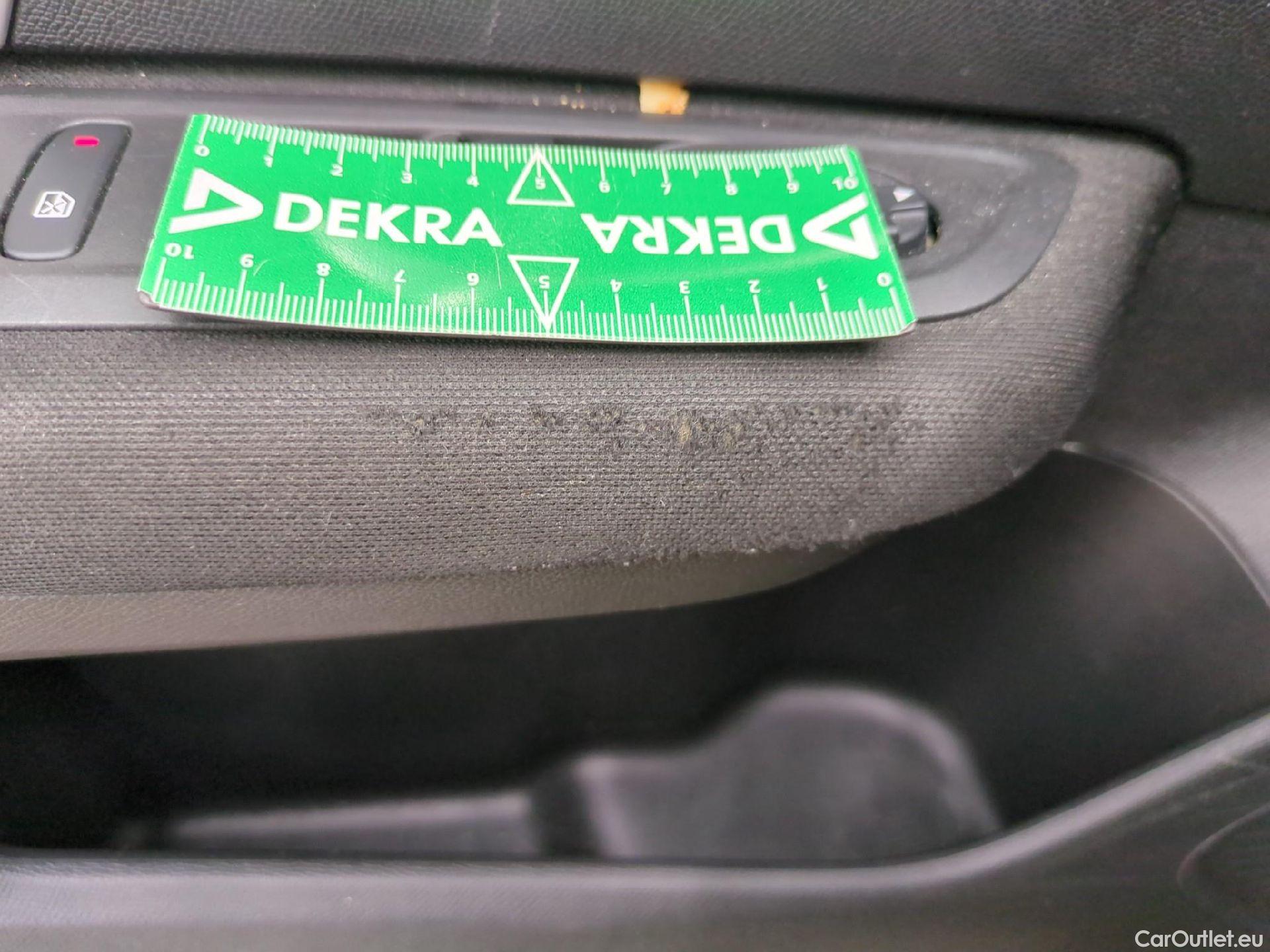  Citroen  C4  Berline Feel 1.2 PureTech 130CV BVA8 6E #5