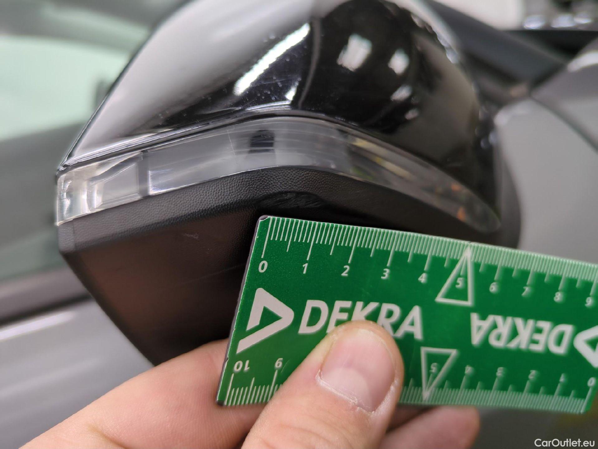  Citroen  C4  Berline Feel 1.2 PureTech 130CV BVA8 6E #25