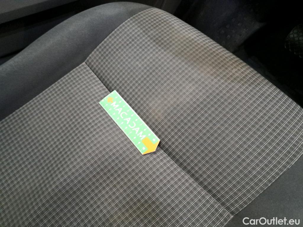  Volkswagen  Transporter VOLKSWAGEN   2019  4P  Fourgon tôlé 20 TDi 150 DSG7 L1H1 Business Line #19