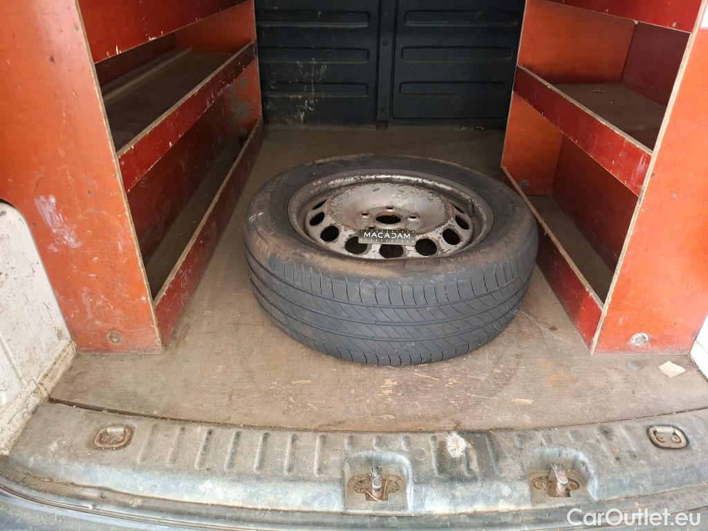  Volkswagen  Caddy VOLKSWAGEN  Van VU 4p Fourgonnette 2.0 TDI 122 4MOTION Business Line #44