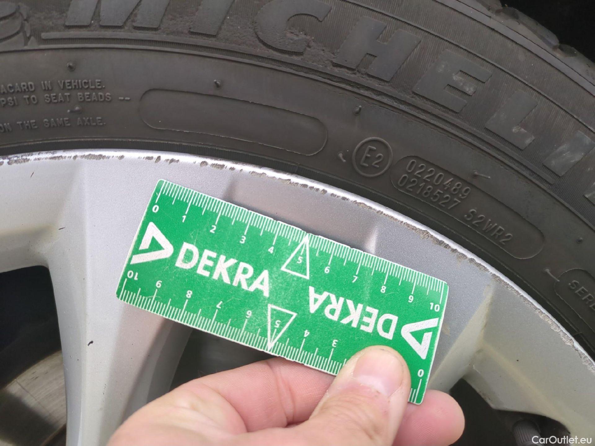  Bmw  Serie 2 BMW  Gran Tourer / 2018 / 5P / monospace 218d Business Design Auto #16