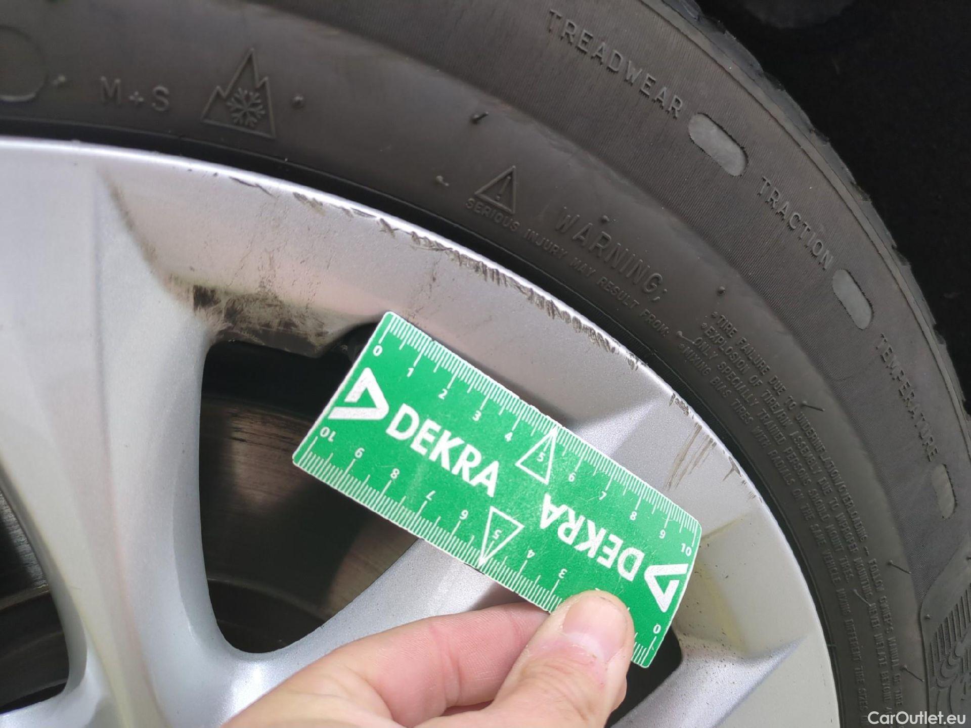  Bmw  Serie 2 BMW  Gran Tourer / 2018 / 5P / monospace 218d Business Design Auto #7