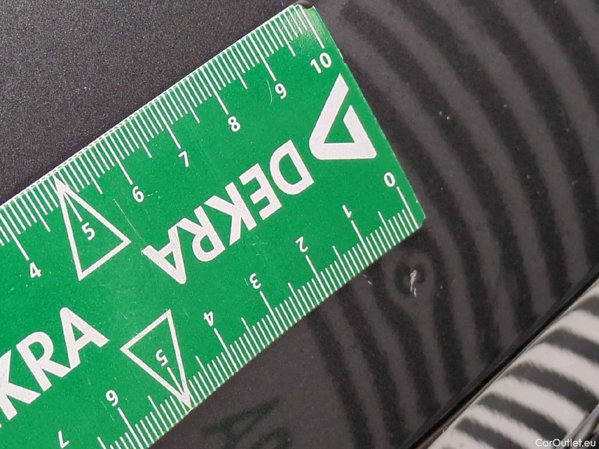  Citroen  C4  Berline Feel 1.2 PureTech 130CV BVA8 6E #36