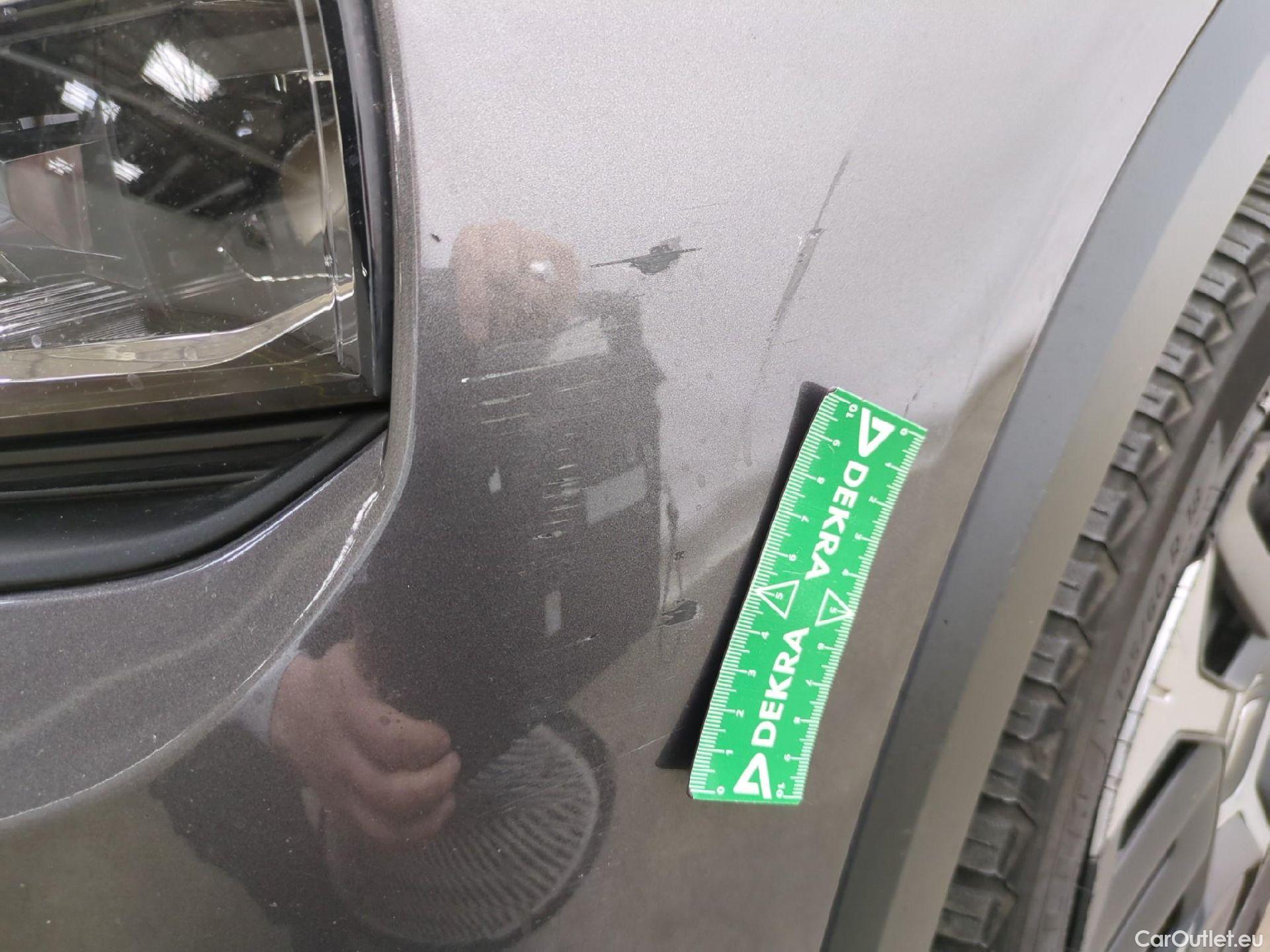  Citroen  C4  Berline Feel 1.2 PureTech 130CV BVA8 6E #40