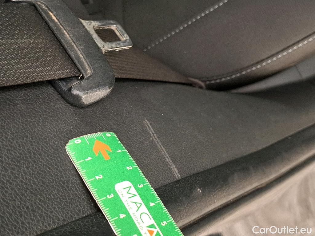  Hyundai  i30  cw Business 1.6 CRDi 115CV BVA7 E6d #71